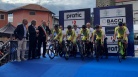 fotogramma del video SPORT. PRES CONS DÀ IL VIA A GIRO CICLISTICO E SPRONA ...